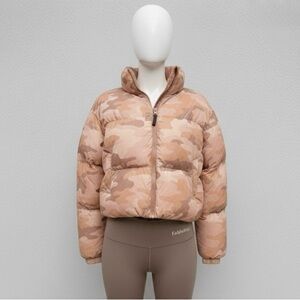 Fabletics Cloudshell Cropped Puffer Jacket XXS Beige Camo